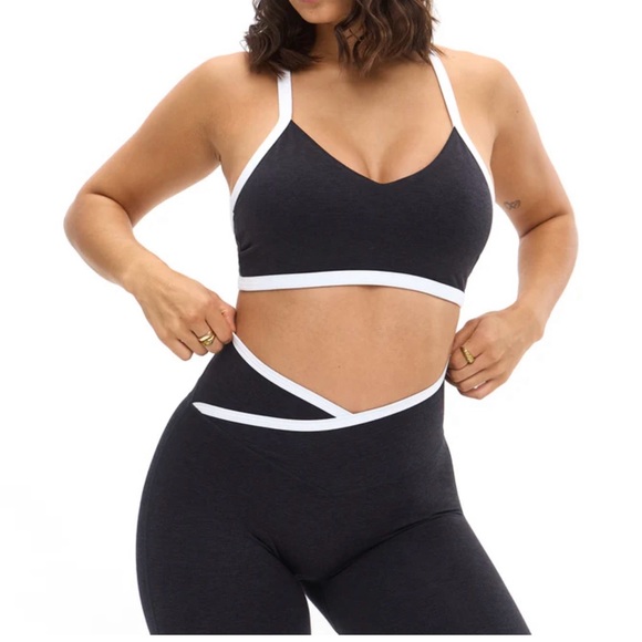 NWT buffbunny Dream Heather Contrast Sports Bra size Med - Picture 1 of 3